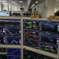 Indice Pmi Cina sale a 55 punti, bene anche la Russia